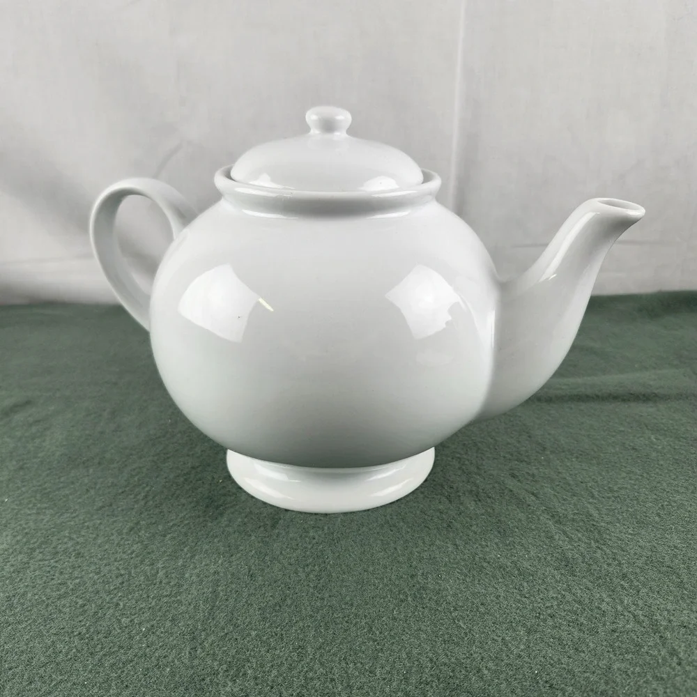 Pottery Barn Great White Teapot w/ Removable Tea Strainer